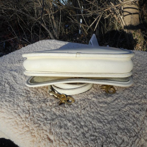 Sold** Vintage Coach NYC  Pocket Purse 9755 , in Bone - Picture 5 of 12